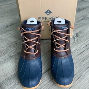NWB size 7.5 SPERRY Duck Boots
